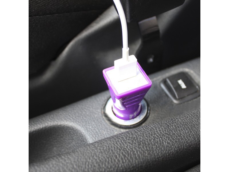 Cargador para Coches: Diseño Innovador en 3D. J Capmany, tu profesional en infografías y renders 3D