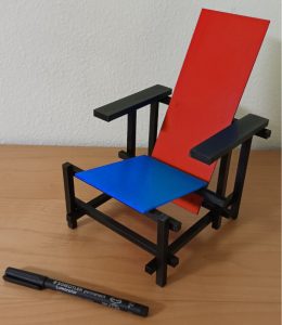 Imagen de la maqueta de la Silla Rojo y Azul recreada utilizando tecnología de impresión 3D