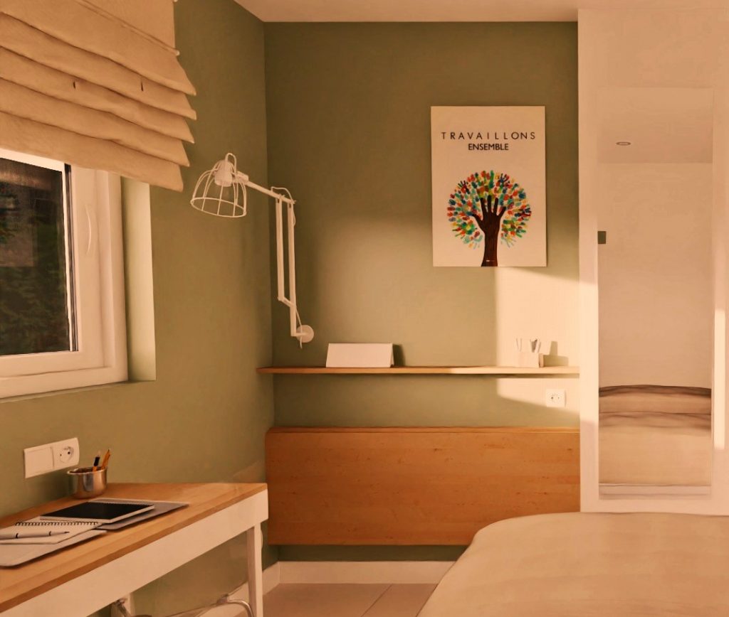 Mesa abatible fijada a la pared, instalada en un hueco lateral de una habitación para maximizar el uso del espacio en entornos pequeños.
